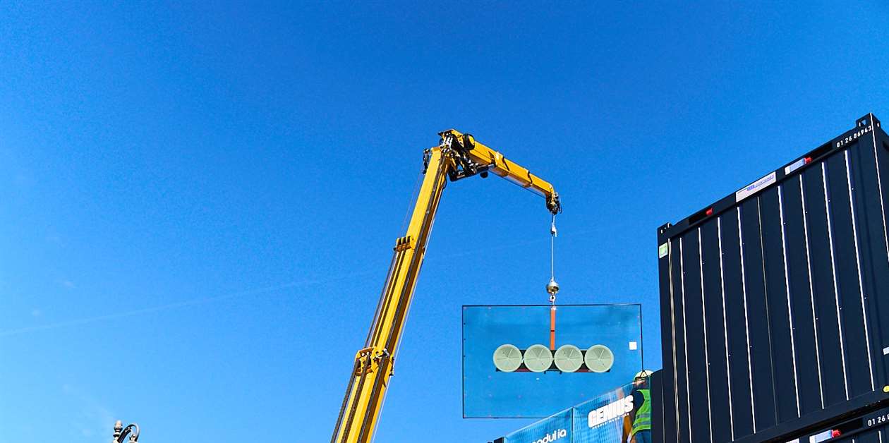 Jekko crane from HLI Rent plays key role at Barcolana