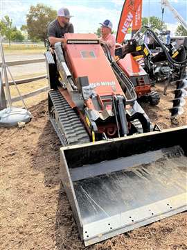 Minicarregadeira Ditch Witch SK1750