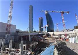 Eight Potain cranes team up to construct Milan’s stunning new CityWave building