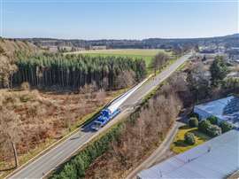 Heavy haulage specialist Hofmann has successfully used the Cometto 1000 tonne-metre capacity BladeMAX1000 blade lifter for the first time for a wind farm project near Zerf, Rhineland-Palatinate in Germany.