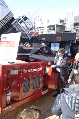 Cometto's new Scania powered electric power pack unit in Mammoet colours