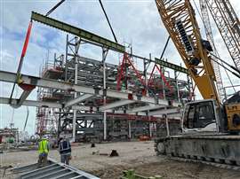 Multi-lug lifting beams