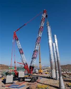Liebherr LR 12500-1.0 da Denzai KK em operação na Coreia do Sul