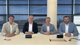 Signing the contract between Mammoet and Heerema Marine Contractors