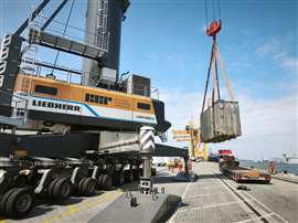 La gru portuale mobile Liebherr LHM 550 da 500 tonnellate di capacità