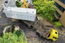 Wiesbauer Liebherr LTM 1650-8.1 was the main lift crane