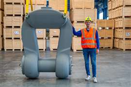 man standing beside the GN Rope Fittings 3,750 tonne shackle