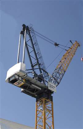 La nuova gru a torre a braccio impennabile Liebherr 620 HC-L