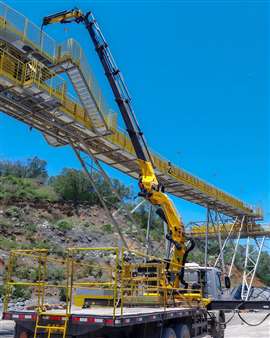 ING Crane at full stretch lifting up and over
