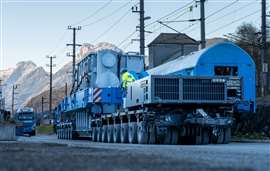 A transformer weighing 140 tonnes being transported by Felbermayr