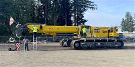 Una grúa telescópica sobre orugas Grove GHC220 es entregada a un contratista en Washington. Foto: Manitowoc