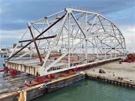 Old Harbor Bridge is decommissioned Photo: Mammoet