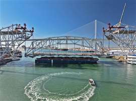 Old Harbor Bridge is removed Photo: Mammoet