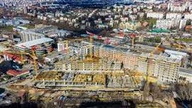 Nine Potain tower cranes, eight of them topless models, work across the seven-building Nemanjin Grad mixed-use development near Belgrade. Photo: Manitowoc