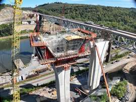 Strand jacks and cranes are used on the Beaver River Bridge Replacement project. Photo: Engineered Rigging