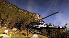 Helicopter used to move the Jekko crane component modules