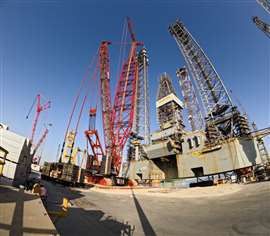 Proyecto de extensión de la pata de la plataforma autoelevable Drydocks World Dubai. Foto: Mammoet