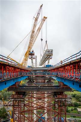 Construction of the Hochbrücke Horb Photo: Liebherr