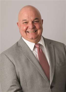 Peter Juhren，前 Morrow 总裁兼首席运营官
