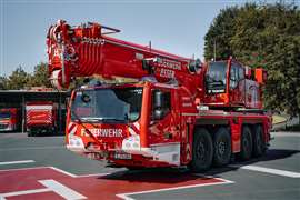 Tadano AC 4.080-1 in der Lackierung der Feuerwehr Essen