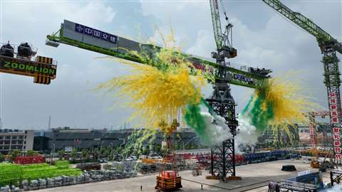 launch ceremony for Zoomlion R20000-720 record-breaking tower crane