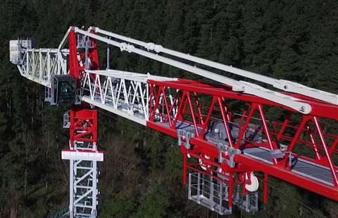 Interesting low top design of the Jaso J1400, the Spanish manufacturer’s largest crane to date