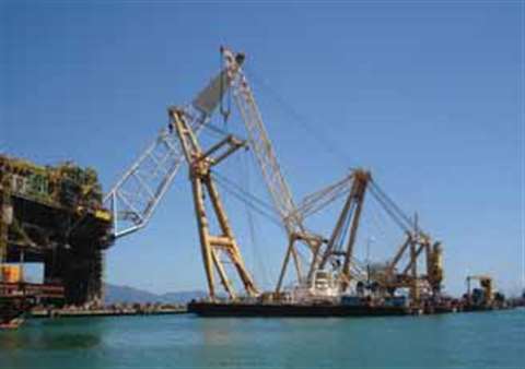 Installation of the flare boom for FPU P52 by Taklift 4 and Taklift 6