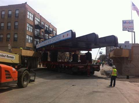 Mammoet relocates old Chicago bridge.