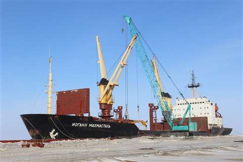 MRTS ordered two Kobelco CKS2500 crawler cranes with Arctic Kit
