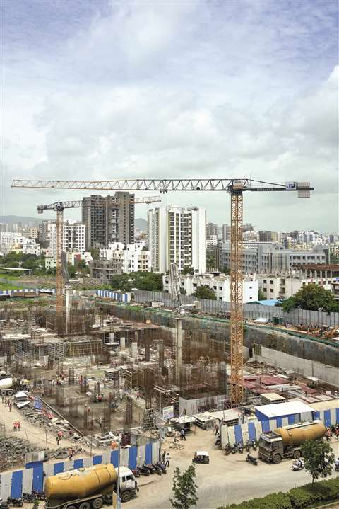 liebherr-towercranes-nc-b-balewadi-excon-300dpi