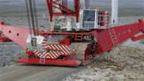 KR Winds Terex-Demag CC 2800-1 NT ascends a 10° (17.6%) gradient on a 5 m wide track