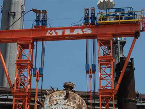 After surveying the job, the Atlas team concluded that the reactor was so tightly surrounded by obst