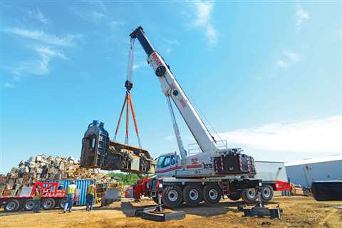 Rocket Crane used a 250 tonne capacity Link-Belt ATC-3275 all terrain crane to reloacate a 59 tonne 