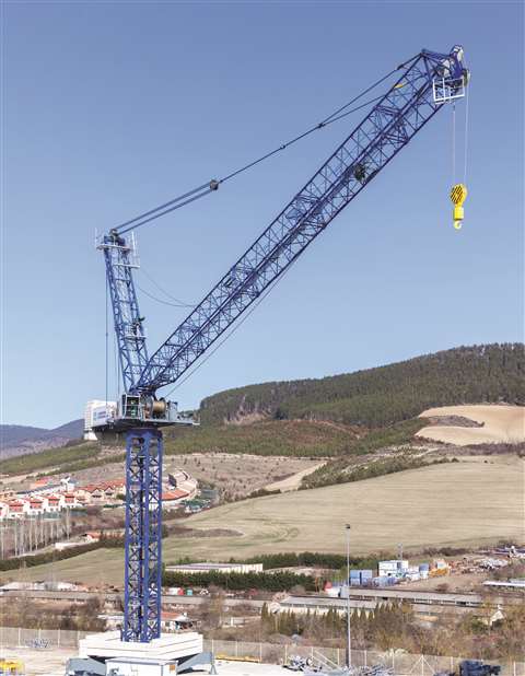 With a 98.4 to 213.3-foot jib length and a minimum radius of 13.1 feet, the LCL 700 will provide fas