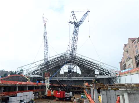 To reach all corners of the jobsite, Erix Cranes equipped two Link-Belt lattice crawler cranes -- a 
