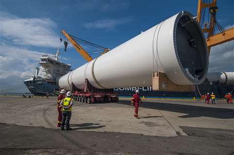 Mammoet successfully delivers legs of New York Wheel