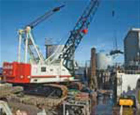 BLR Companies used a barge mounted Link-Belt 108 Hylab 5 crawler to assist with the restoration of o