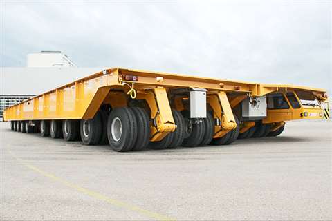 The Scheuerle E SHT 1300 has a 30 x 10 meter platform and electronic multi-way steering
