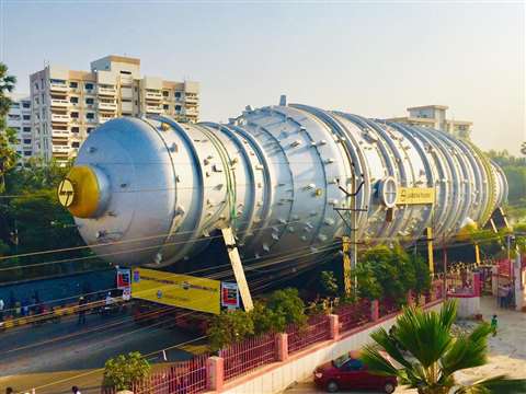 Vacuum column transported by road