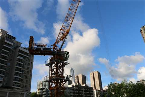 Potain luffing jib towers at work in Shenzhen, China